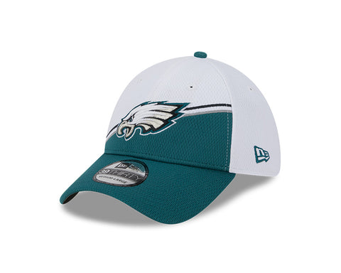 New Era Men's New Era Aqua Miami Dolphins 2023 Sideline Cuffed Knit Hat  With Pom