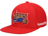 Mitchell & Ness Philadelphia 76ers Hardwood Classics English Dropback - Snapback Hat - Red